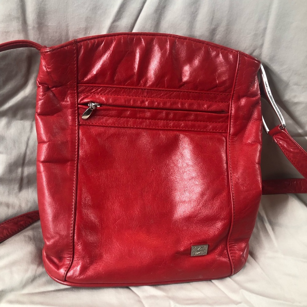 Women's Piel Sobre Piel Red Leather Shoulder Bag with Front Zip Pocket